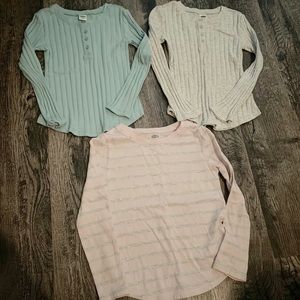 3 Girls Old Navy long sleeve tees